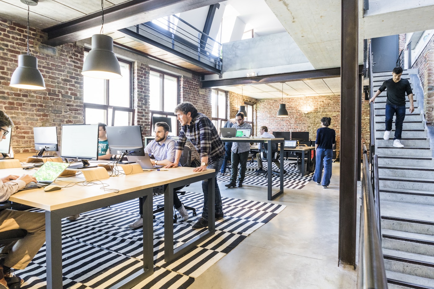Investors and founders collaborating